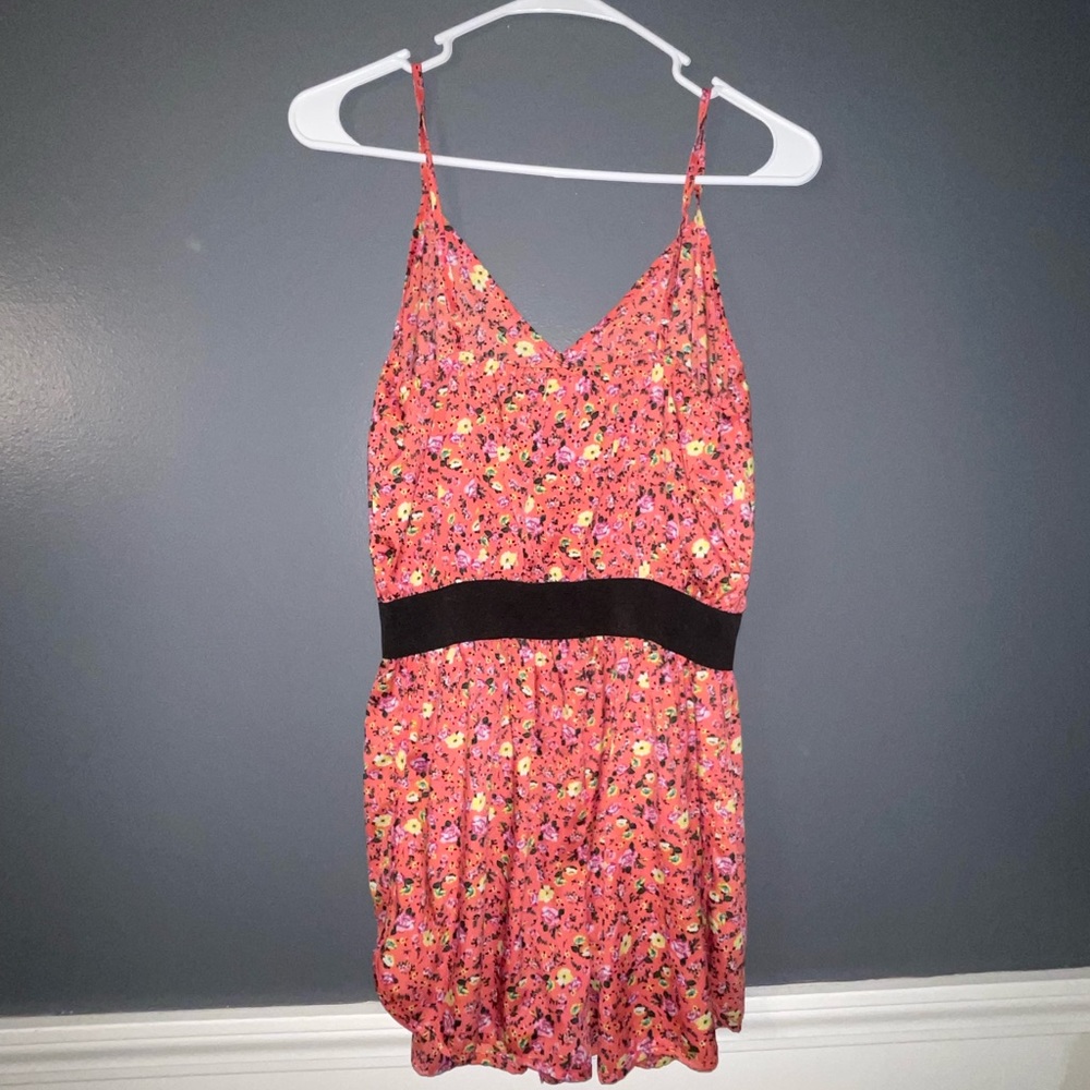 Floral Peach Adjustable Spaghetti Strap Romper w/ Black Detail Belt Size Medium